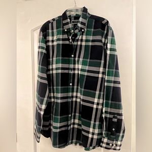 Club room long sleeved plaid shirt. Navy green and white, size large. Worn twice